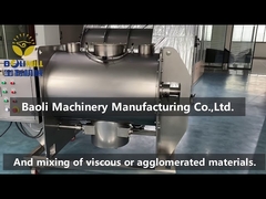 Horizontale ploegschaarmenger met hakselaar en vloeistofverstuivers